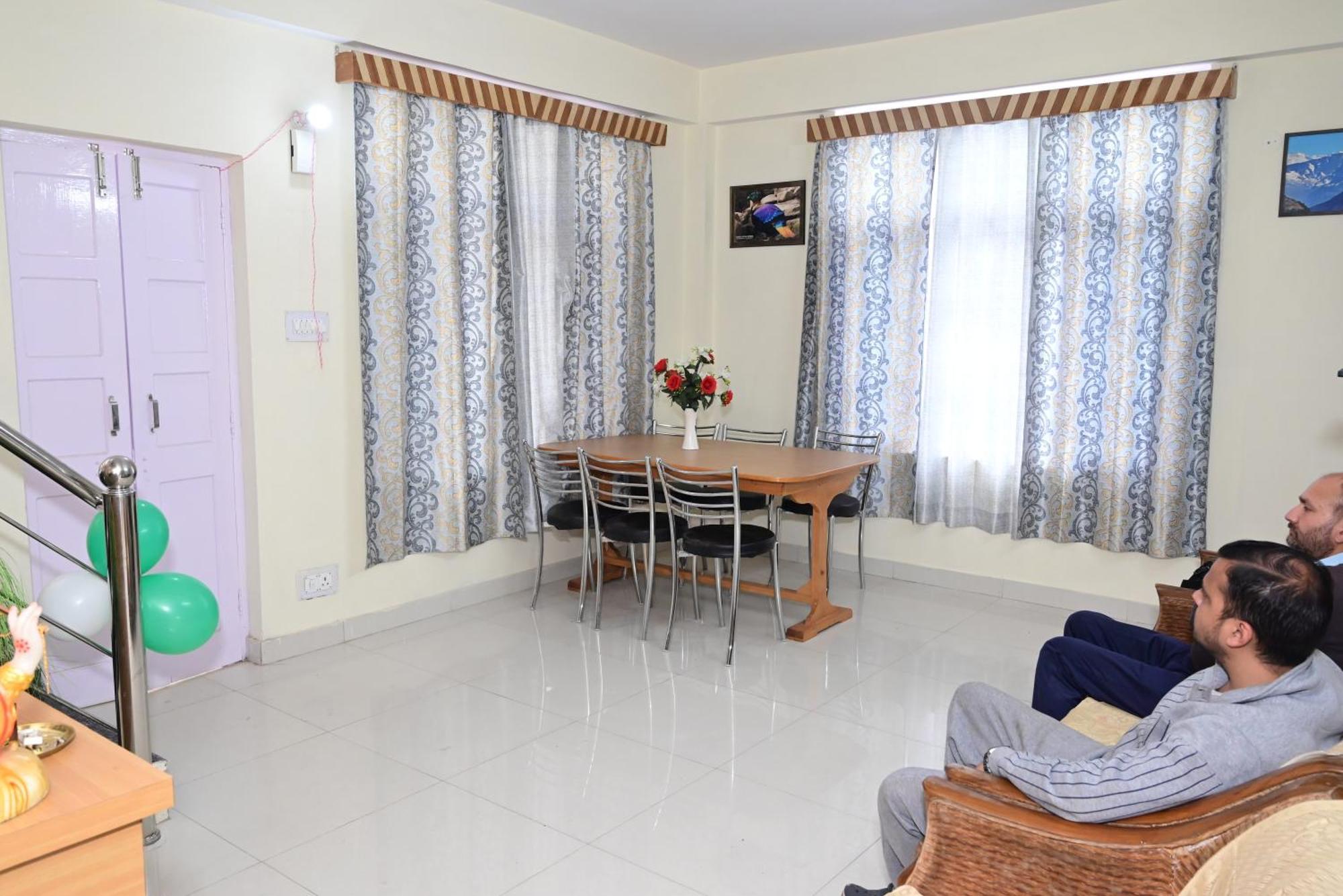 Krishna B&B Near Mall Road Shimla Esterno foto