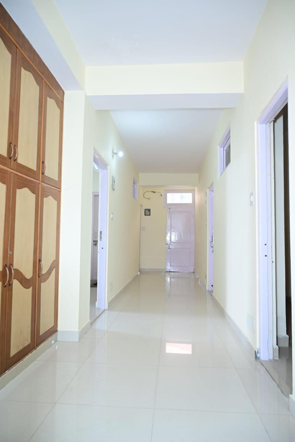 Krishna B&B Near Mall Road Shimla Esterno foto