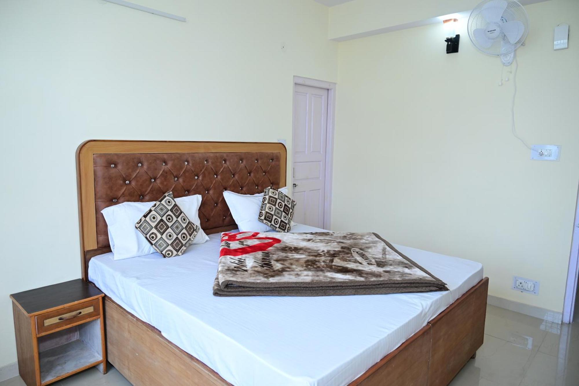Krishna B&B Near Mall Road Shimla Esterno foto